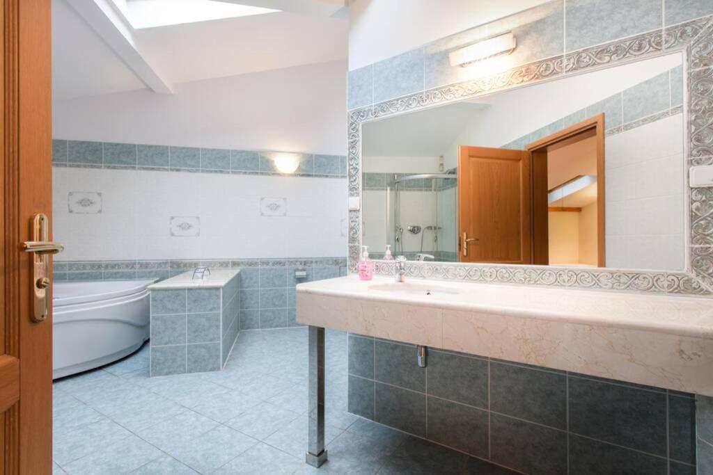 Apartamento Florianska Penthouse Delux Cracovia Exterior foto
